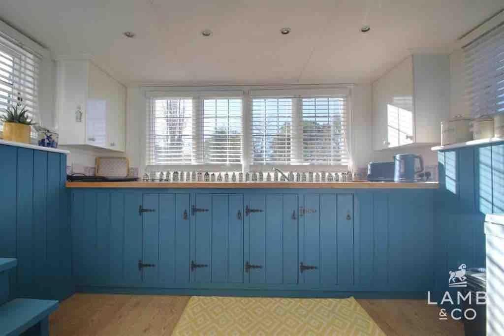 Toosey Lass - St Osyth Creek Saint Osyth Екстер'єр фото