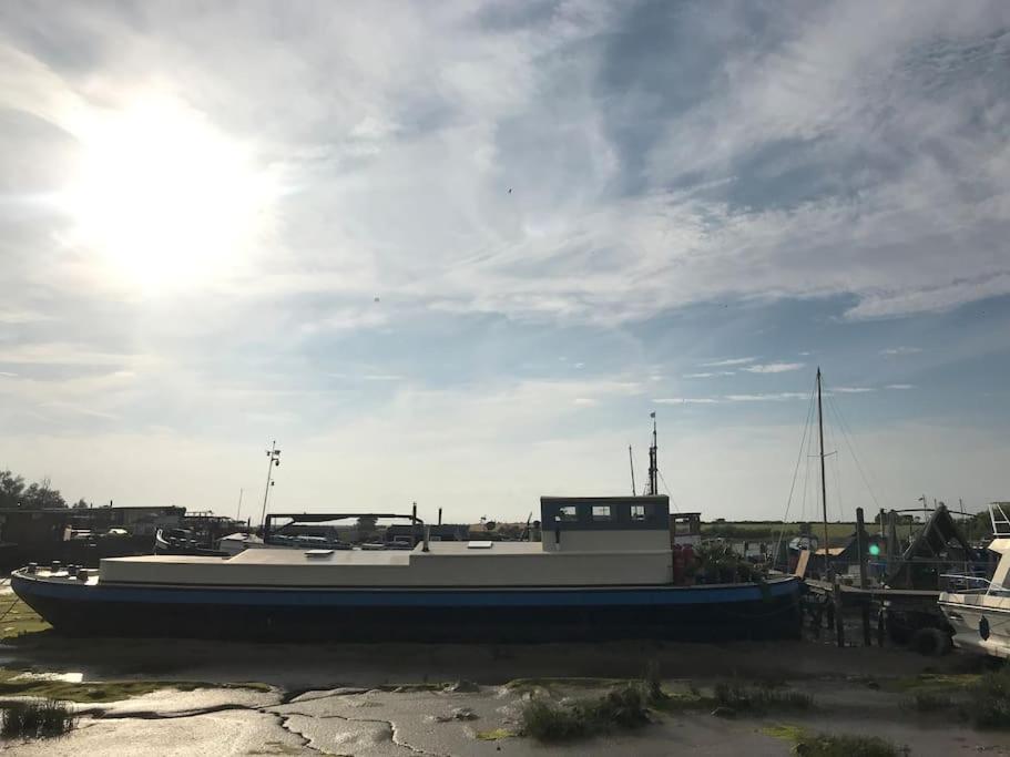 Toosey Lass - St Osyth Creek Saint Osyth Екстер'єр фото