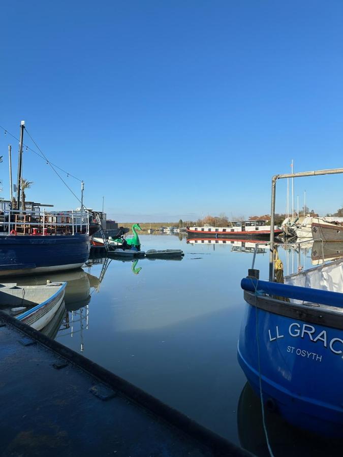 Toosey Lass - St Osyth Creek Saint Osyth Екстер'єр фото